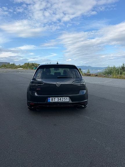 Volkswagen Golf VII 5 of 27