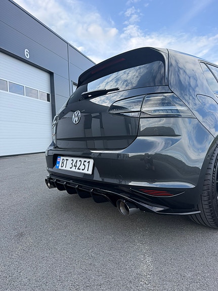 Volkswagen Golf VII 11 of 27