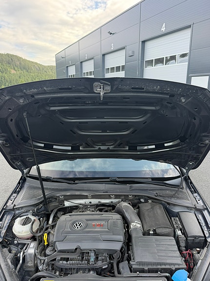 Volkswagen Golf VII 13 of 27