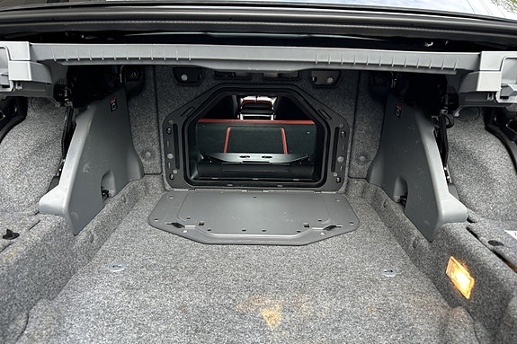BMW 320i 18 of 30