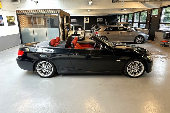 BMW 320i 6 of 30
