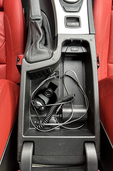 BMW 320i 25 of 30