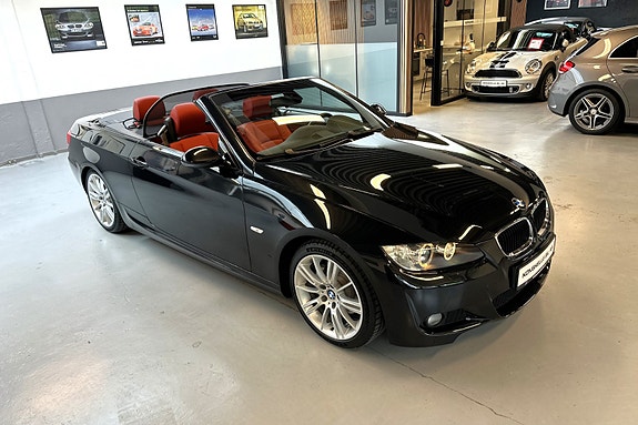 BMW 320i 7 of 30