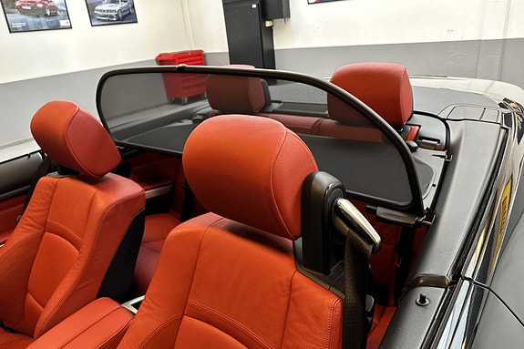 BMW 320i 27 of 30