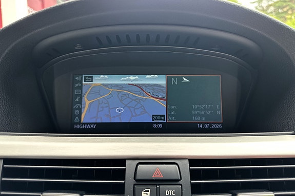 BMW 320i 21 of 30