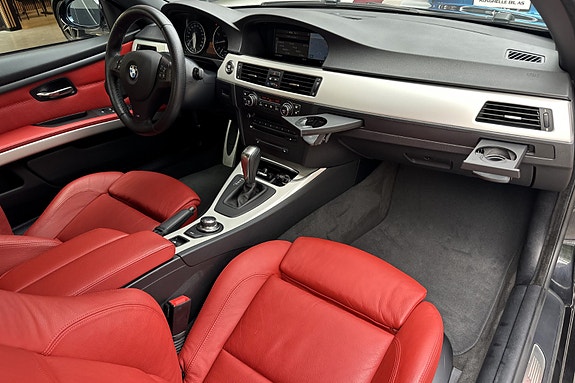 BMW 320i 15 of 30