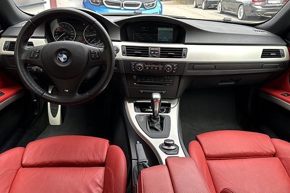 BMW 320i 12 of 30