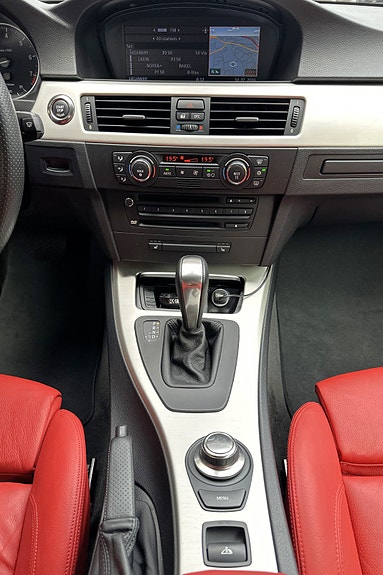 BMW 320i 20 of 30