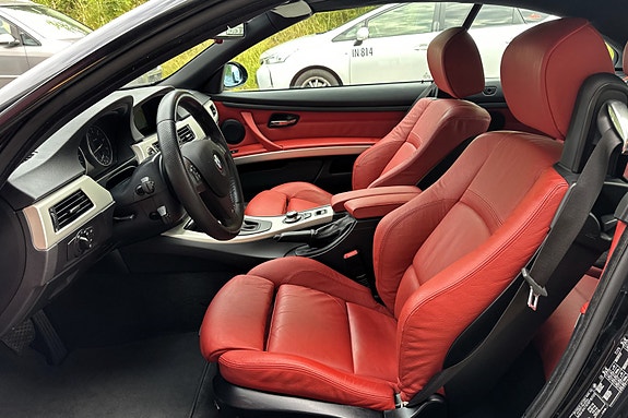 BMW 320i 10 of 30