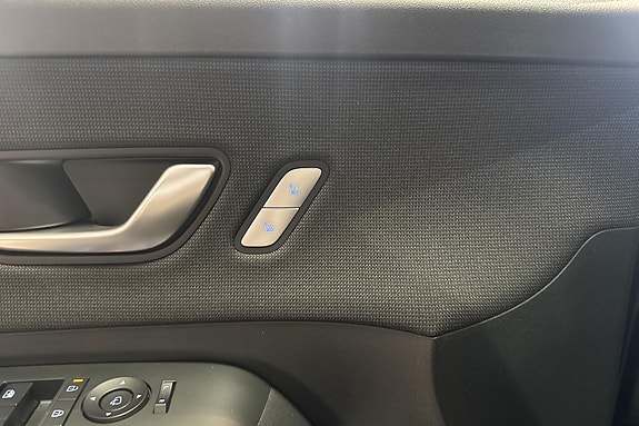 Hyundai Kona 17 of 24