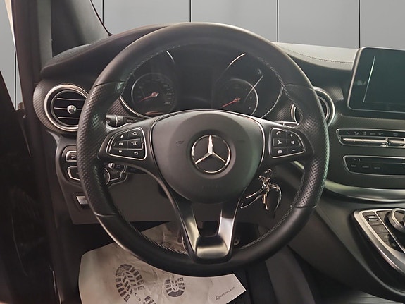 Mercedes-Benz V250 d 14 of 30
