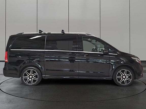 Mercedes-Benz V250 d 6 of 30