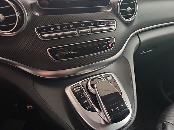 Mercedes-Benz V250 d 25 of 30
