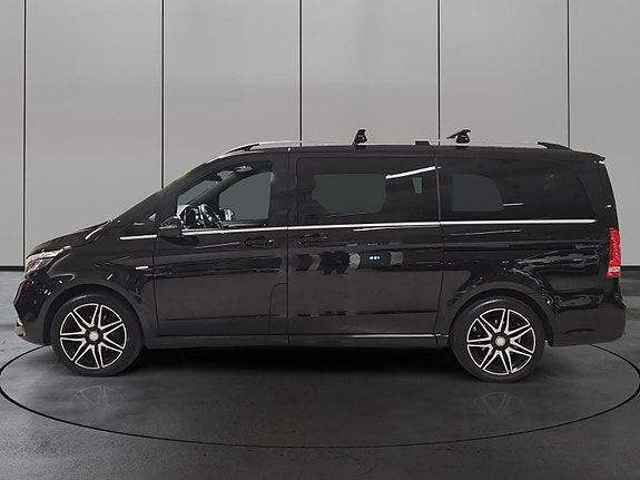Mercedes-Benz V250 d 2 of 30