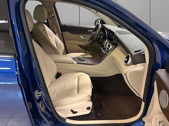 Mercedes-Benz GLC300 de 25 of 25