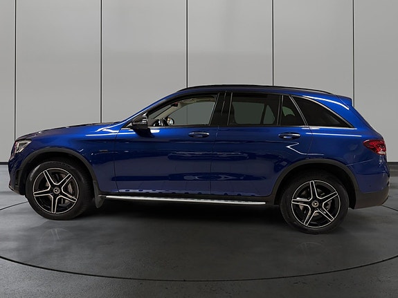 Mercedes-Benz GLC300 de 2 of 25