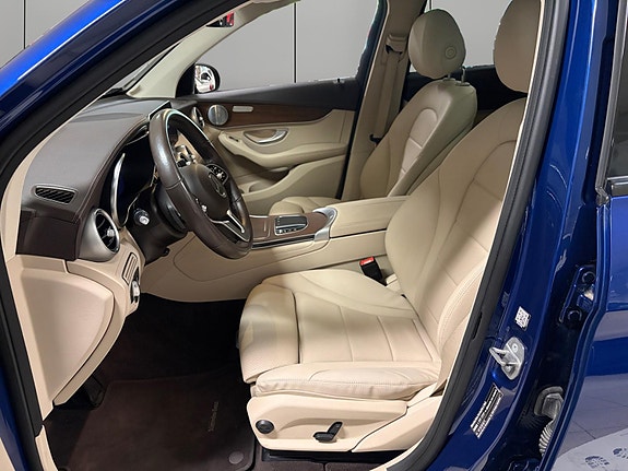 Mercedes-Benz GLC300 de 10 of 25