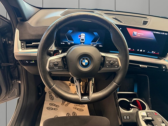 BMW iX2 13 of 30
