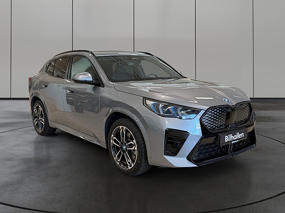 BMW iX2 5 of 30