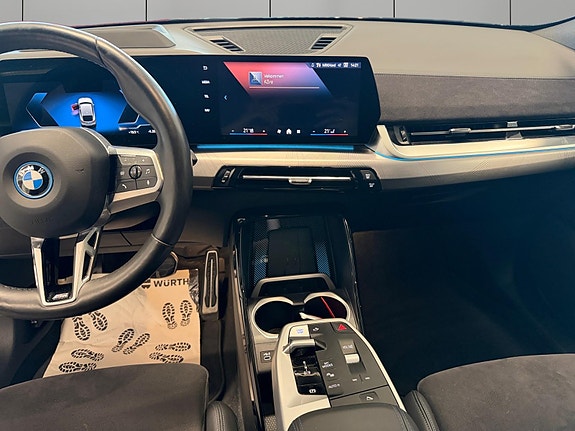 BMW iX2 14 of 30