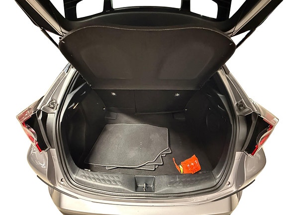 Toyota C-HR 25 of 28