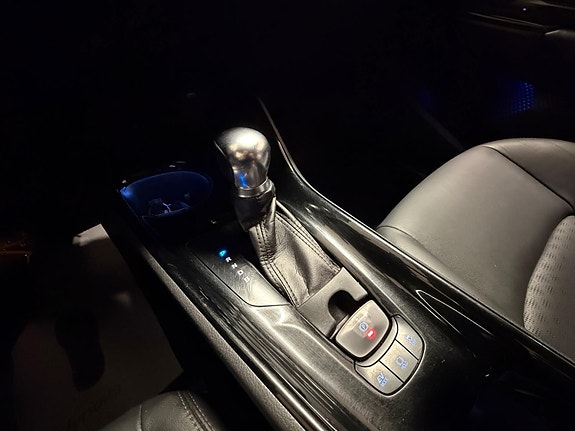 Toyota C-HR 22 of 28
