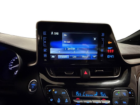 Toyota C-HR 18 of 28