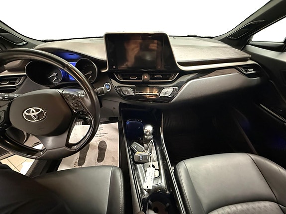Toyota C-HR 17 of 28