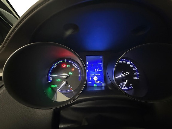 Toyota C-HR 16 of 28