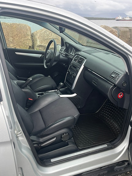 Mercedes-Benz B180 5 of 11