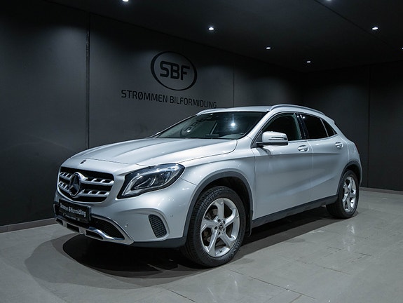 Mercedes-Benz GLA180 3 of 18