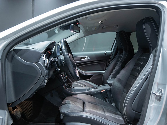 Mercedes-Benz GLA180 6 of 18
