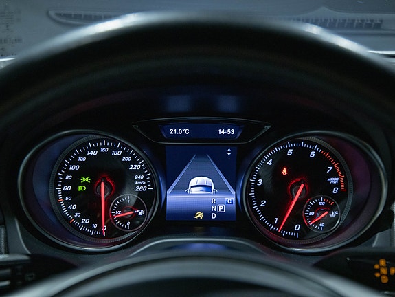 Mercedes-Benz GLA180 18 of 18