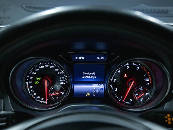 Mercedes-Benz GLA180 17 of 18