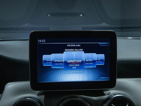 Mercedes-Benz GLA180 14 of 18