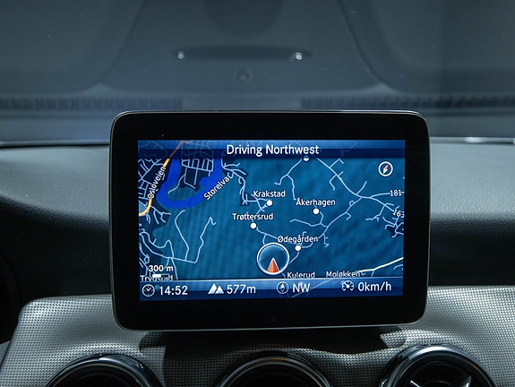 Mercedes-Benz GLA180 13 of 18