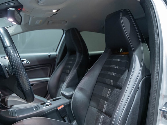Mercedes-Benz GLA180 7 of 18