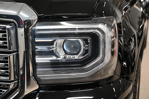 GMC Sierra 9 of 30