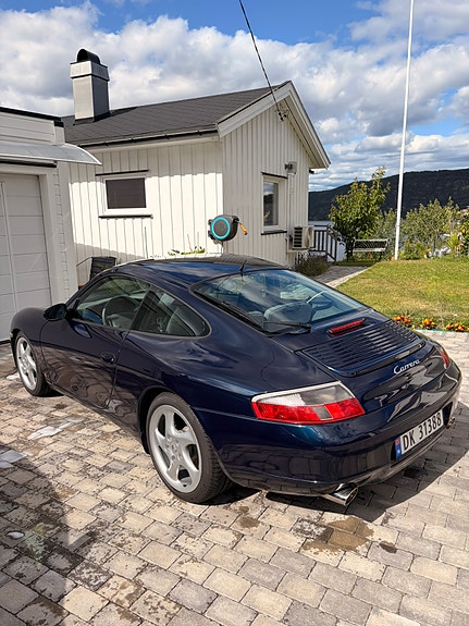 Porsche 911 2 of 5