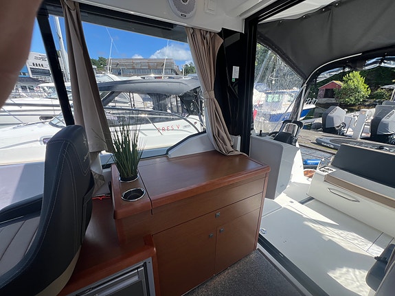 Jeanneau Merry Fisher 895, Litihum, Offshore pakke, elektrisk ankervinsj akter 18 of 30
