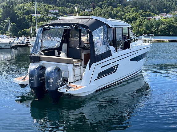 Jeanneau Merry Fisher 895, Litihum, Offshore pakke, elektrisk ankervinsj akter 13 of 30