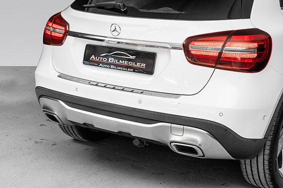 Mercedes-Benz GLA180 9 of 27