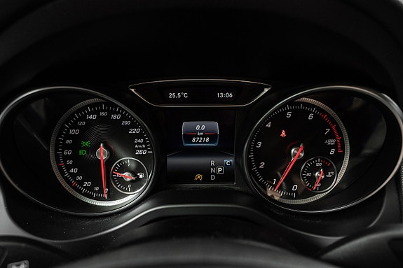 Mercedes-Benz GLA180 20 of 27