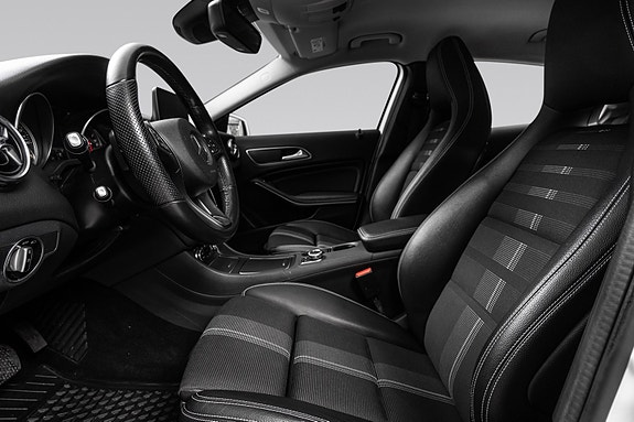 Mercedes-Benz GLA180 15 of 27