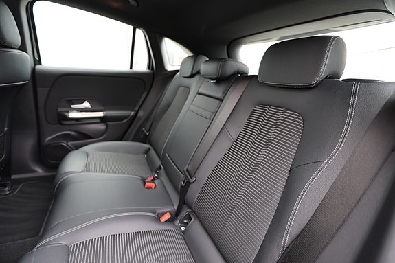 Mercedes-Benz EQA250 14 of 30