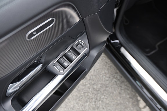 Mercedes-Benz EQA250 6 of 30