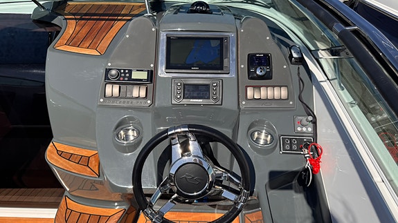 Unik Nordkapp Noblesse 760 RS 2x200 10 of 22