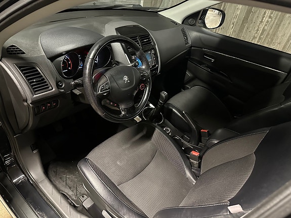 Peugeot 4008 24 of 30