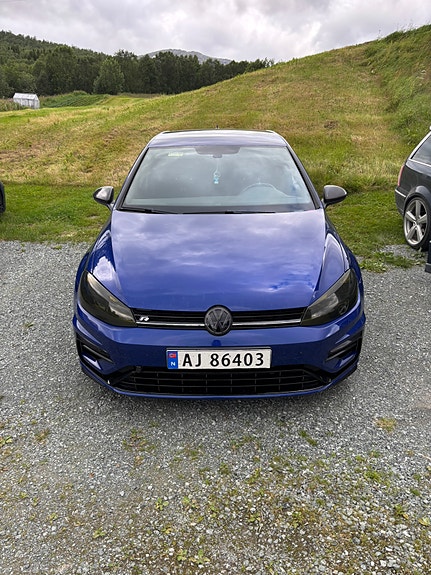 Volkswagen Golf VII 2 of 5