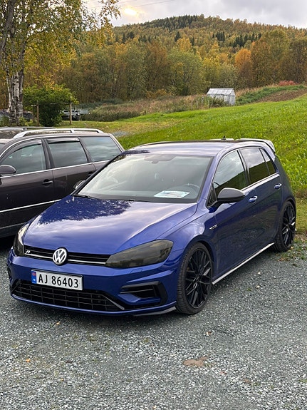 Volkswagen Golf VII 2 of 12